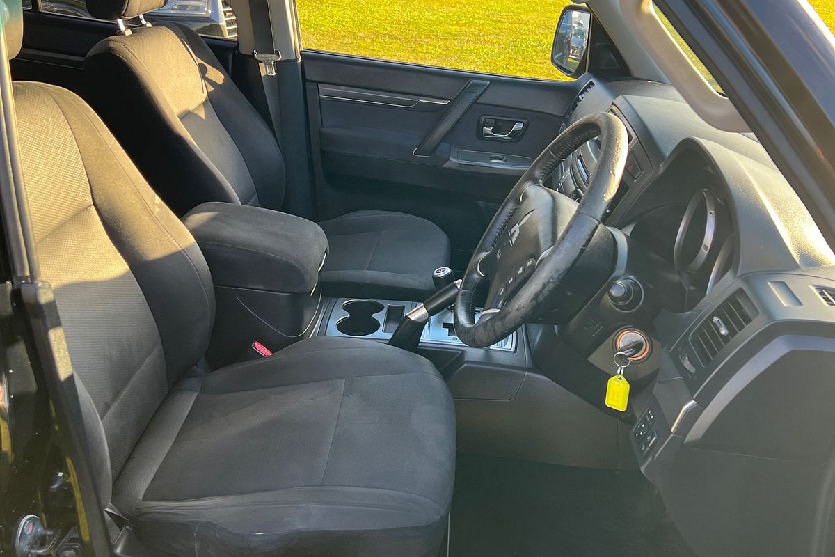 2010 Mitsubishi Pajero Platinum NT