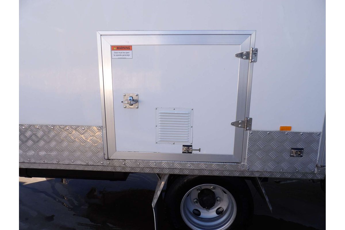 2021 Mitsubishi FUSO CANTER 515 FOOD TRUCK