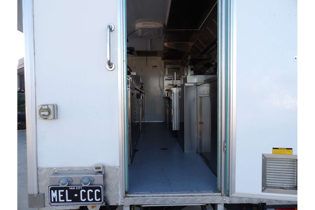 2021 Mitsubishi FUSO CANTER 515 FOOD TRUCK