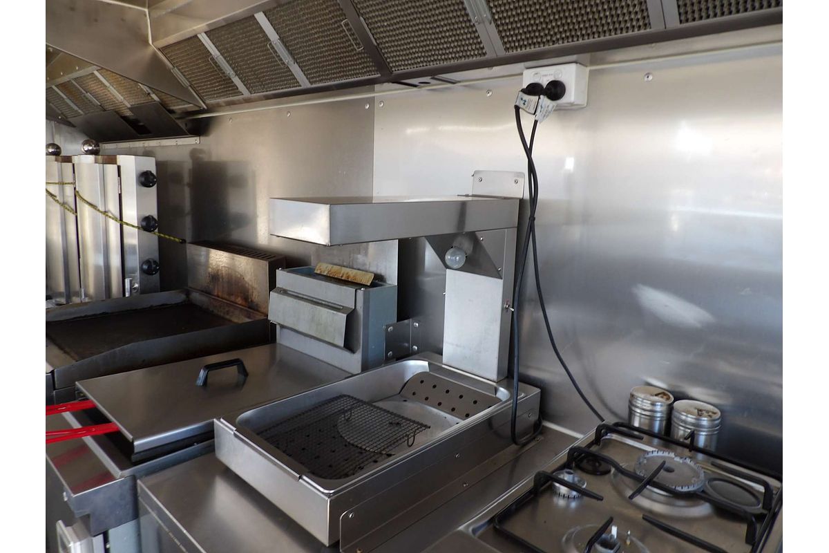 2021 Mitsubishi FUSO CANTER 515 FOOD TRUCK