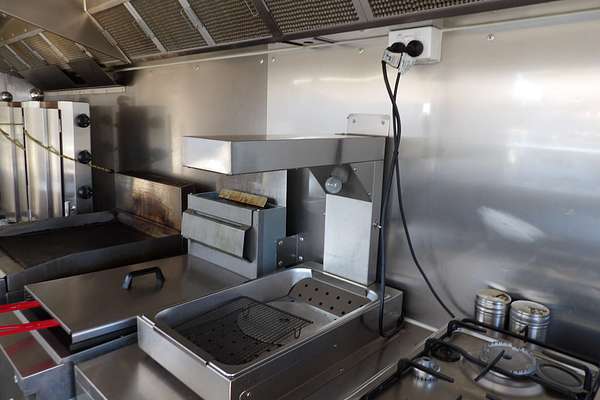 2021 Mitsubishi FUSO CANTER 515 FOOD TRUCK