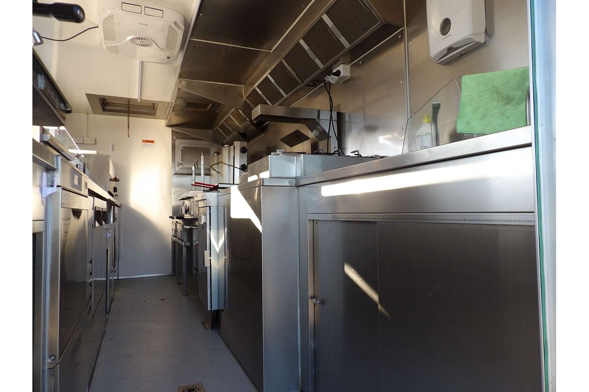 2021 Mitsubishi FUSO CANTER 515 FOOD TRUCK