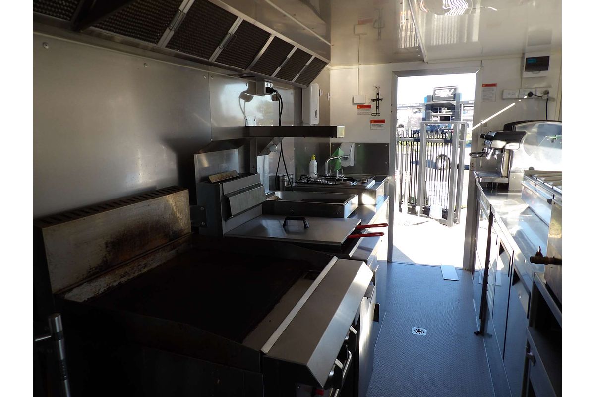 2021 Mitsubishi FUSO CANTER 515 FOOD TRUCK