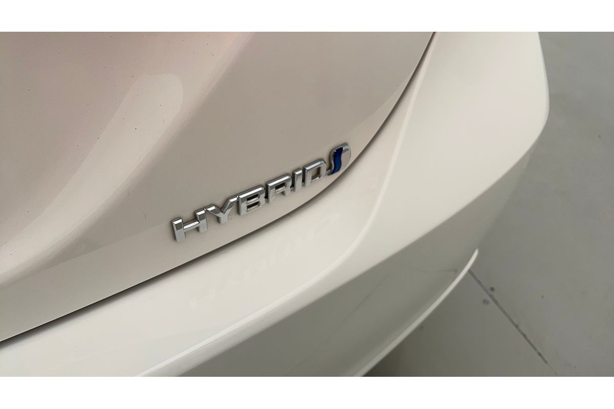 2020 Toyota Camry Ascent Sport AXVH70R