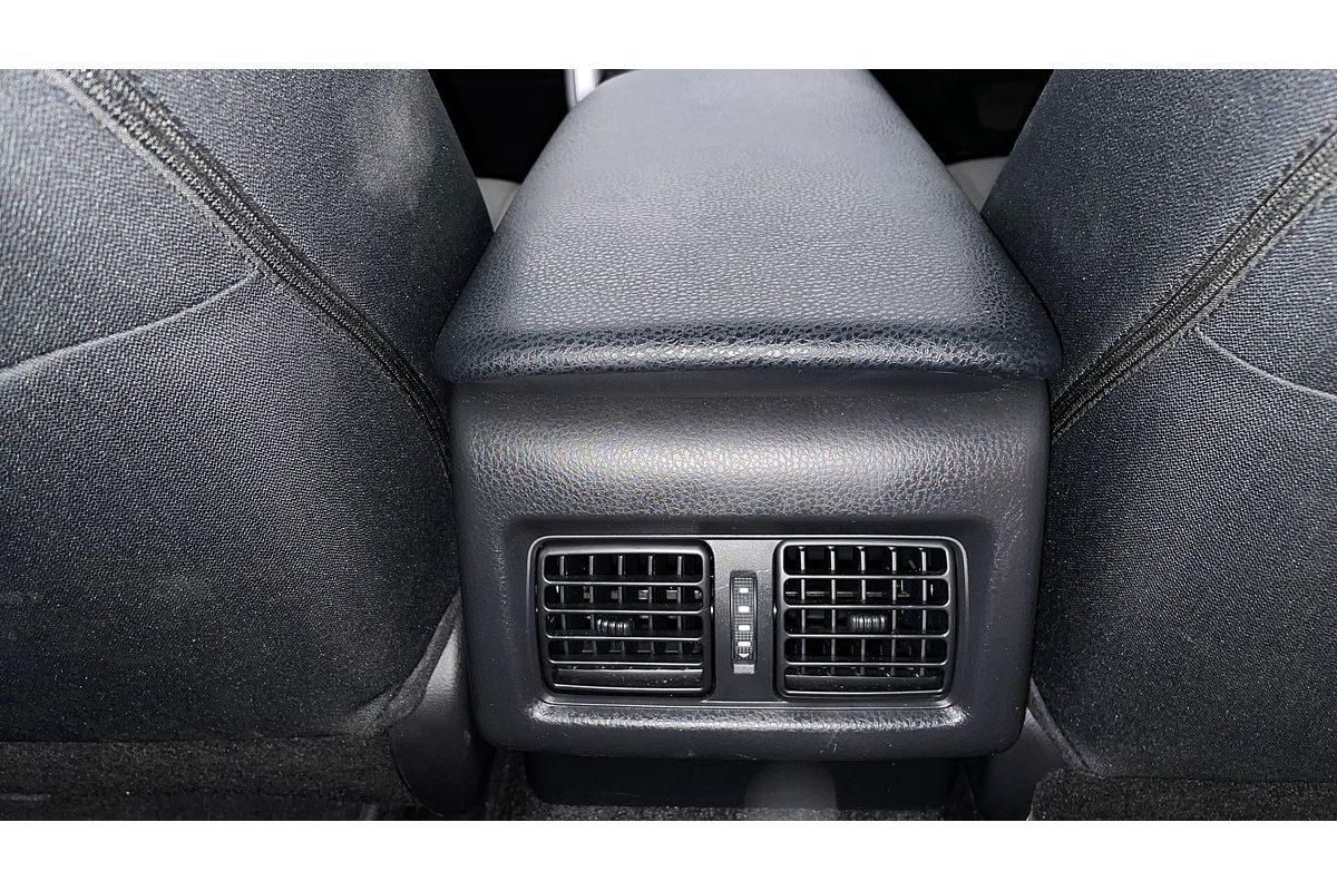 2020 Toyota Camry Ascent Sport AXVH70R