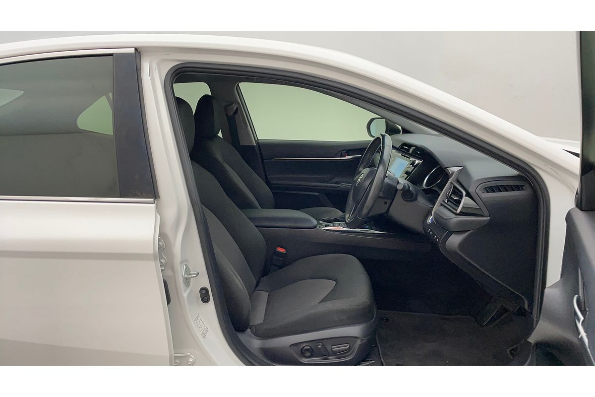 2020 Toyota Camry Ascent Sport AXVH70R