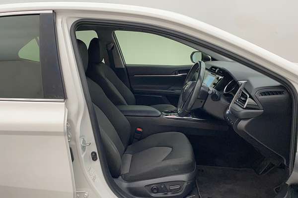 2020 Toyota Camry Ascent Sport AXVH70R