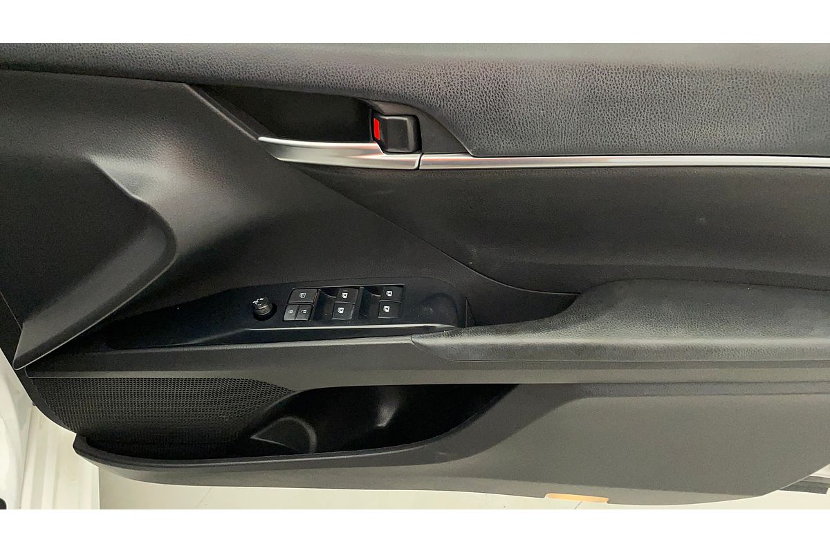 2020 Toyota Camry Ascent Sport AXVH70R