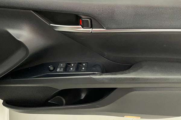 2020 Toyota Camry Ascent Sport AXVH70R