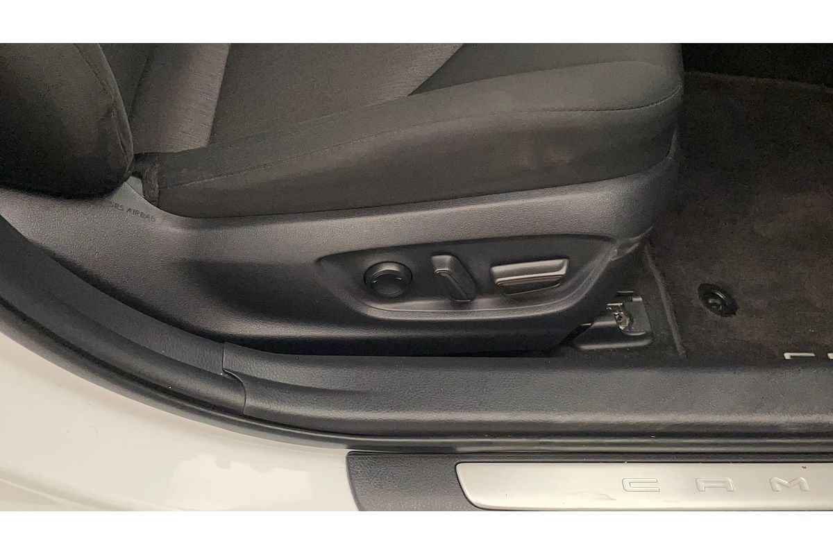 2020 Toyota Camry Ascent Sport AXVH70R