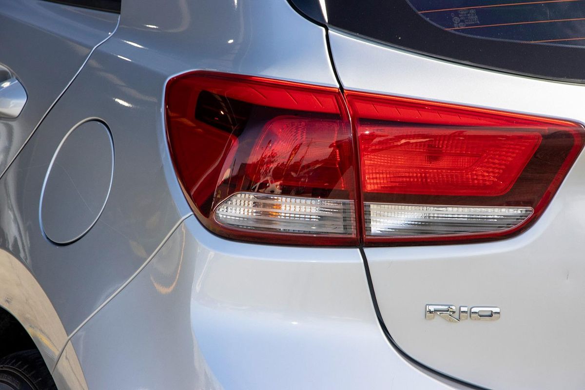 2016 Kia Rio S YB