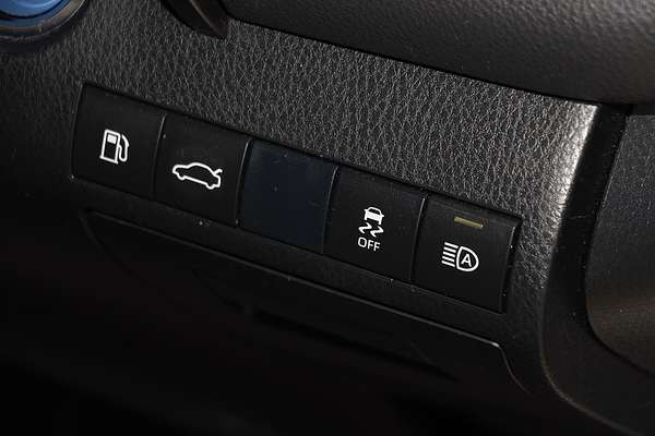 2018 Toyota Camry Ascent AXVH71R