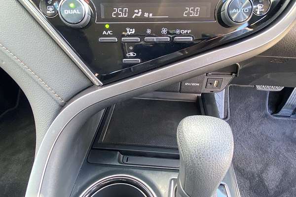 2020 Toyota Camry Ascent AXVH70R