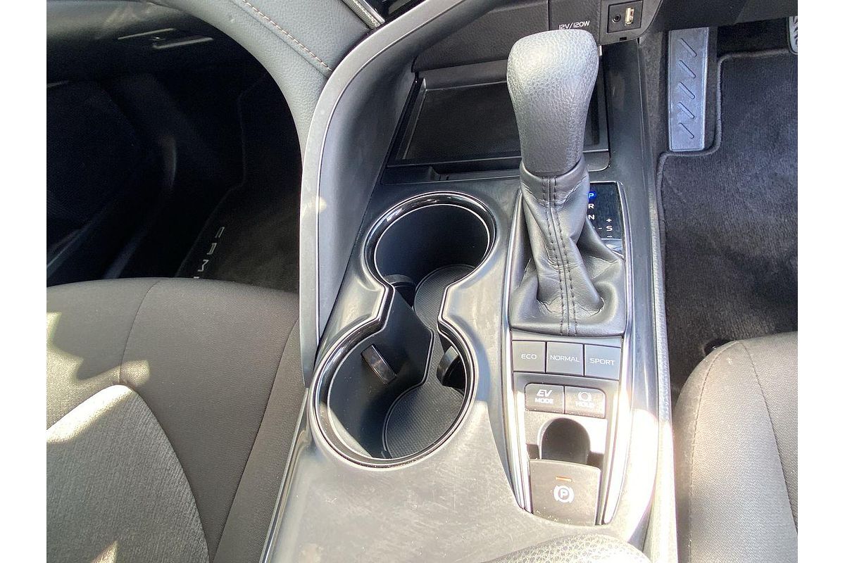 2020 Toyota Camry Ascent AXVH70R