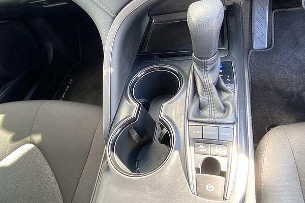 2020 Toyota Camry Ascent AXVH70R