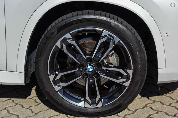2023 BMW X1 xDrive20i U11