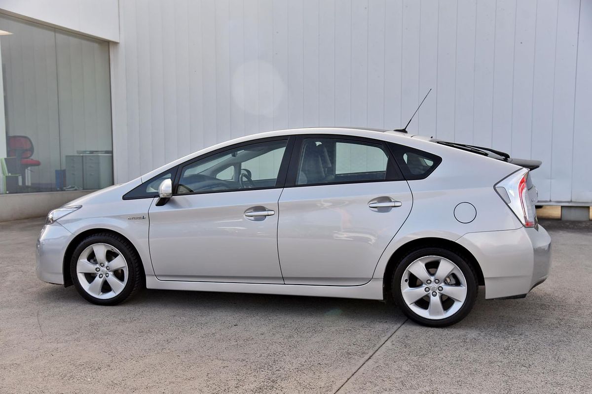 2014 Toyota Prius i-Tech ZVW30R