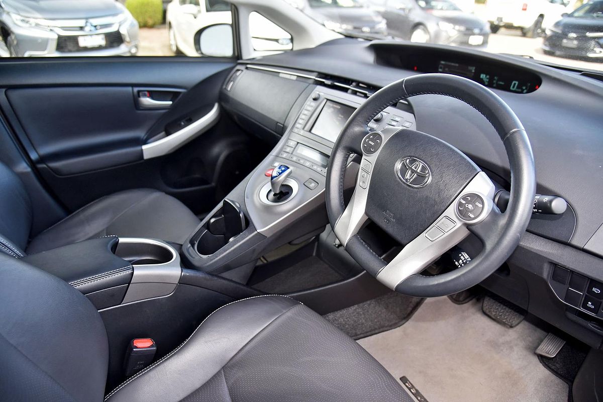 2014 Toyota Prius i-Tech ZVW30R