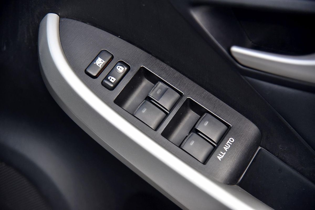 2014 Toyota Prius i-Tech ZVW30R