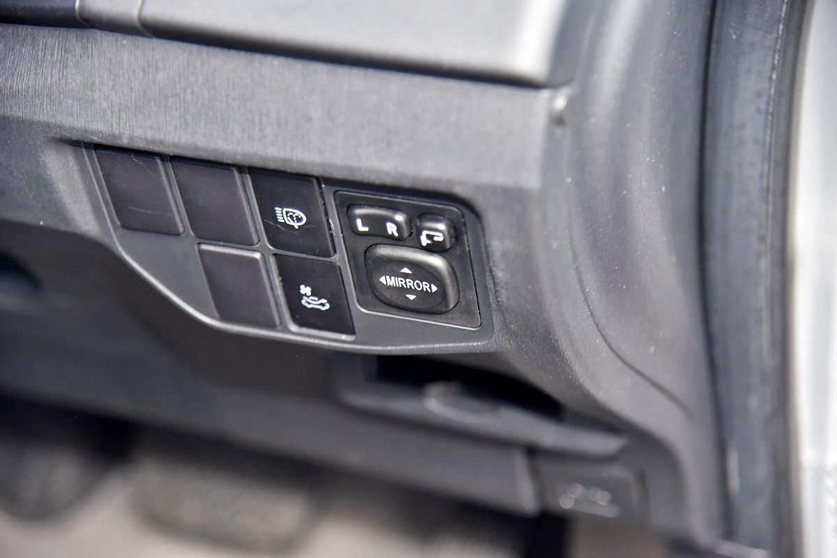 2014 Toyota Prius i-Tech ZVW30R