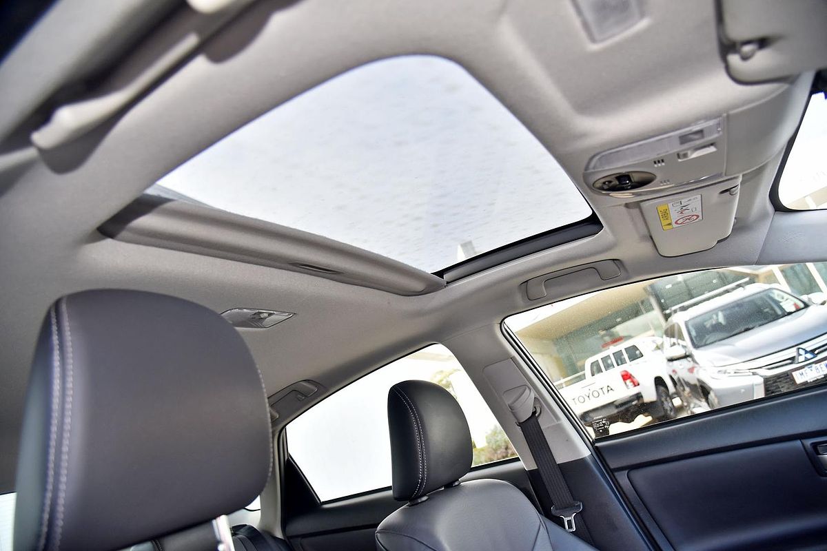 2014 Toyota Prius i-Tech ZVW30R