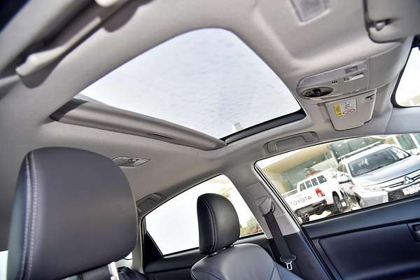 2014 Toyota Prius i-Tech ZVW30R