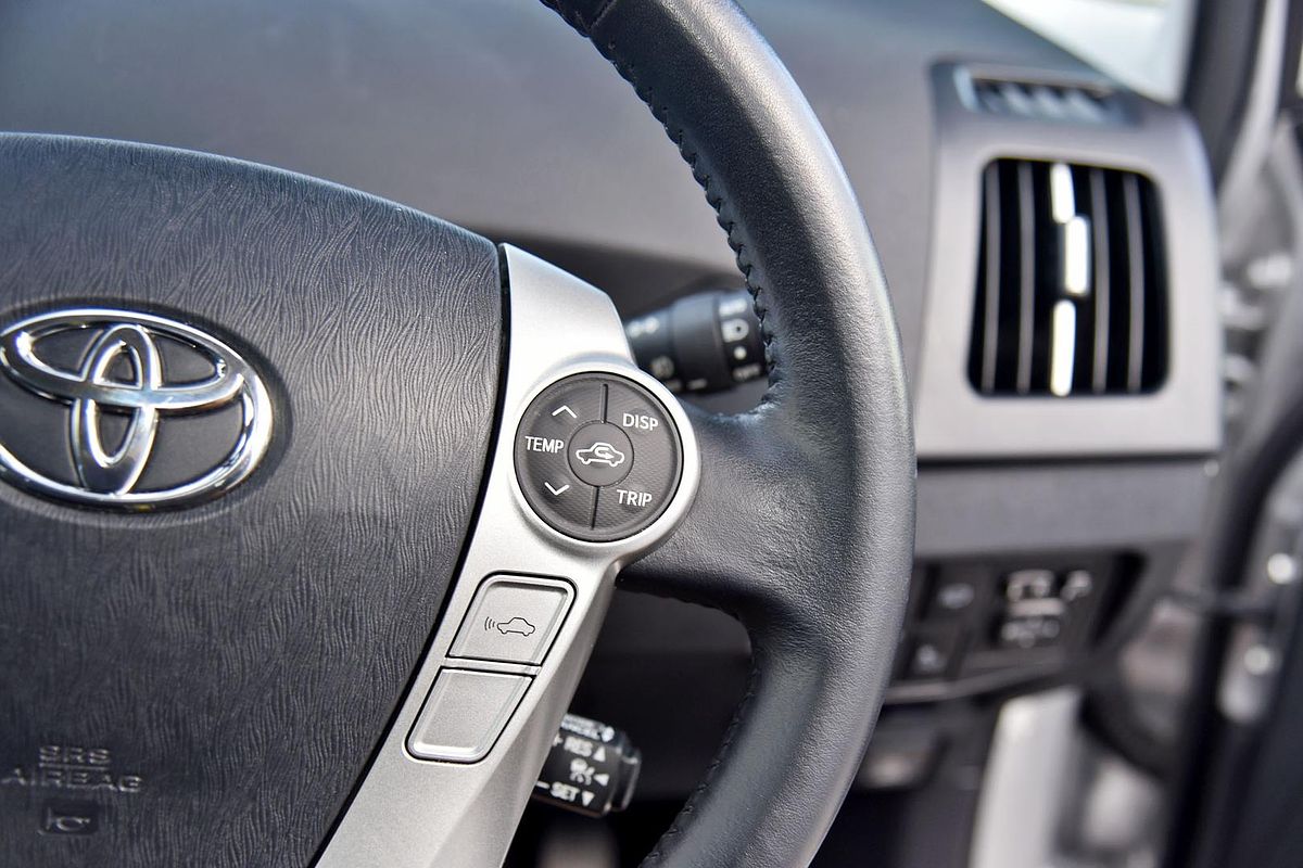 2014 Toyota Prius i-Tech ZVW30R