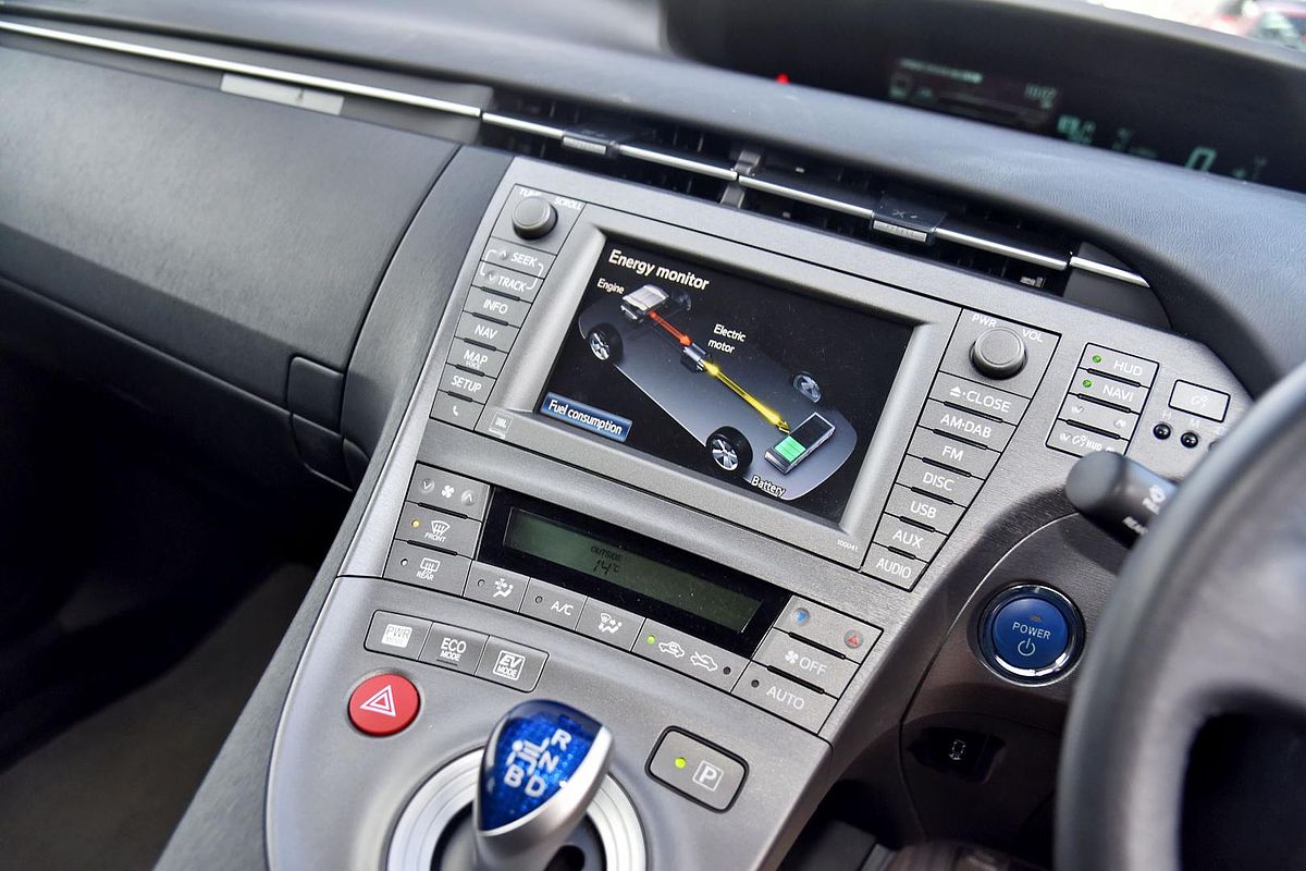 2014 Toyota Prius i-Tech ZVW30R