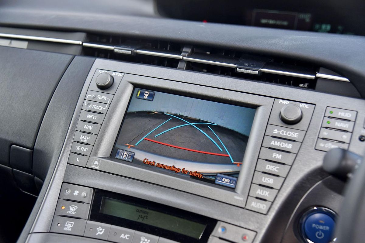 2014 Toyota Prius i-Tech ZVW30R