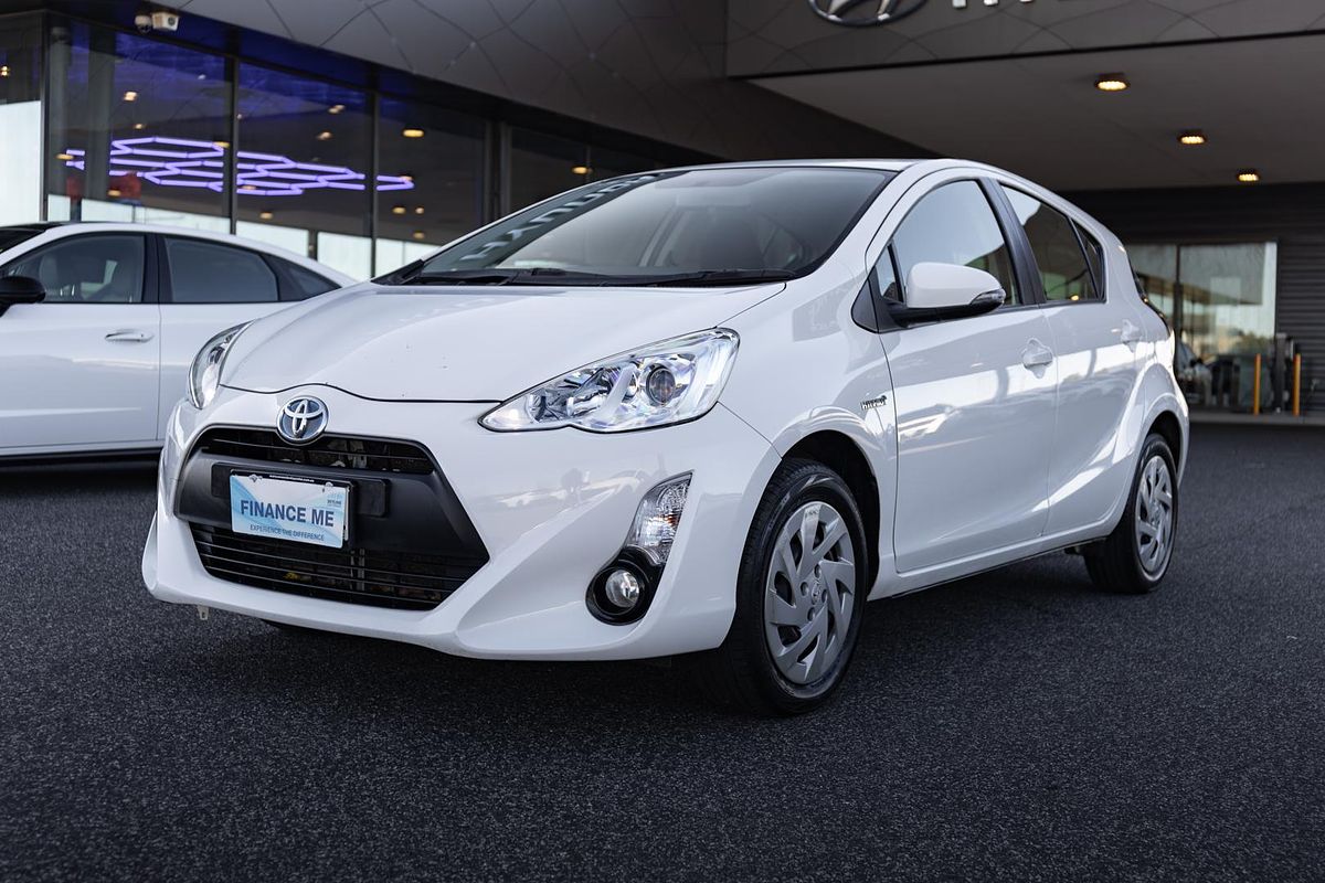2017 Toyota Prius C NHP10R