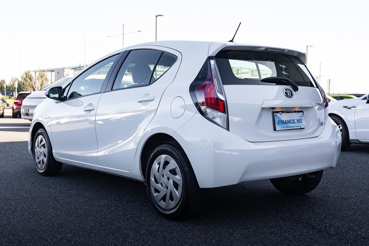 2017 Toyota Prius C NHP10R