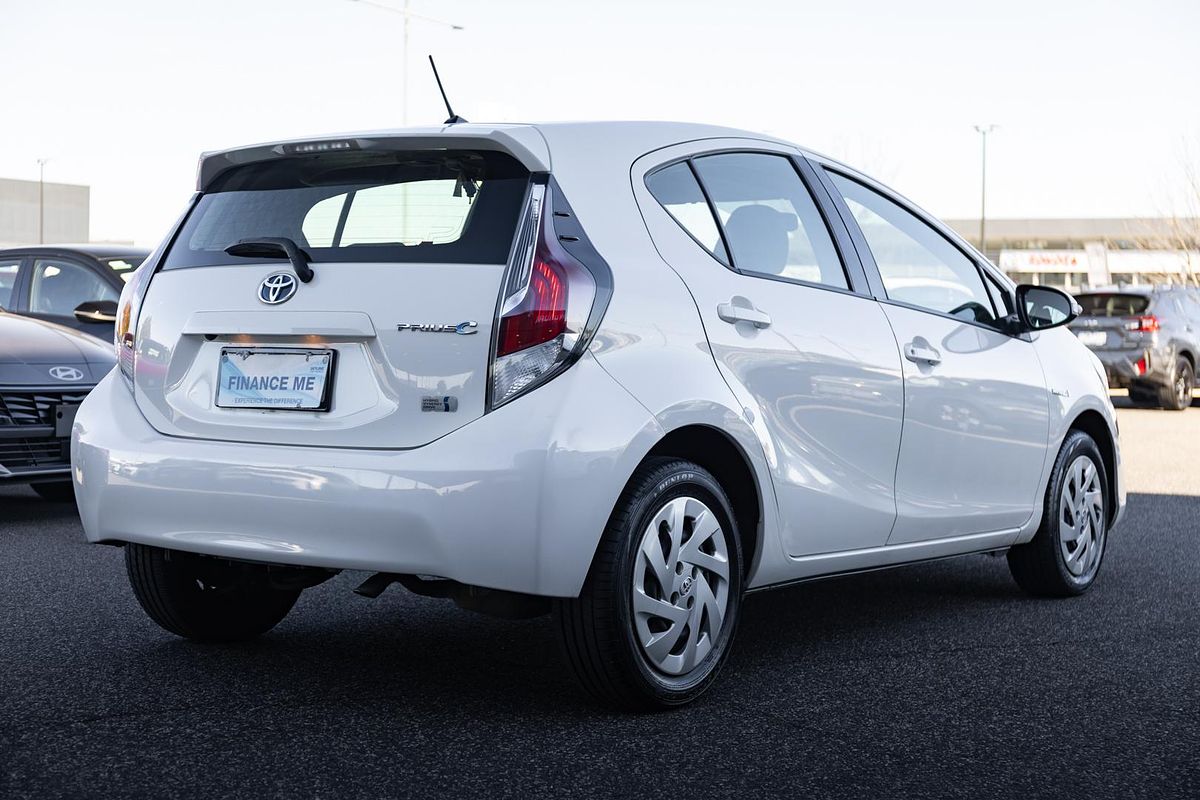 2017 Toyota Prius C NHP10R