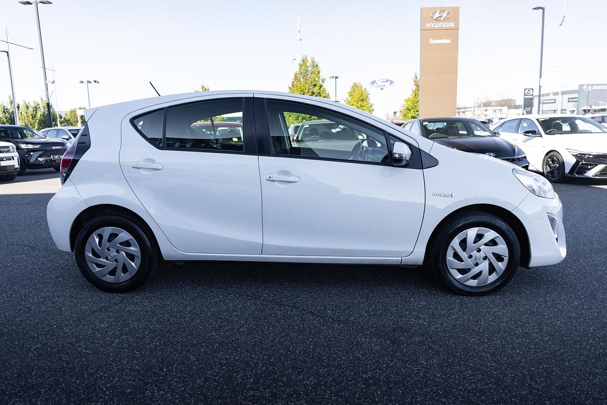 2017 Toyota Prius C NHP10R
