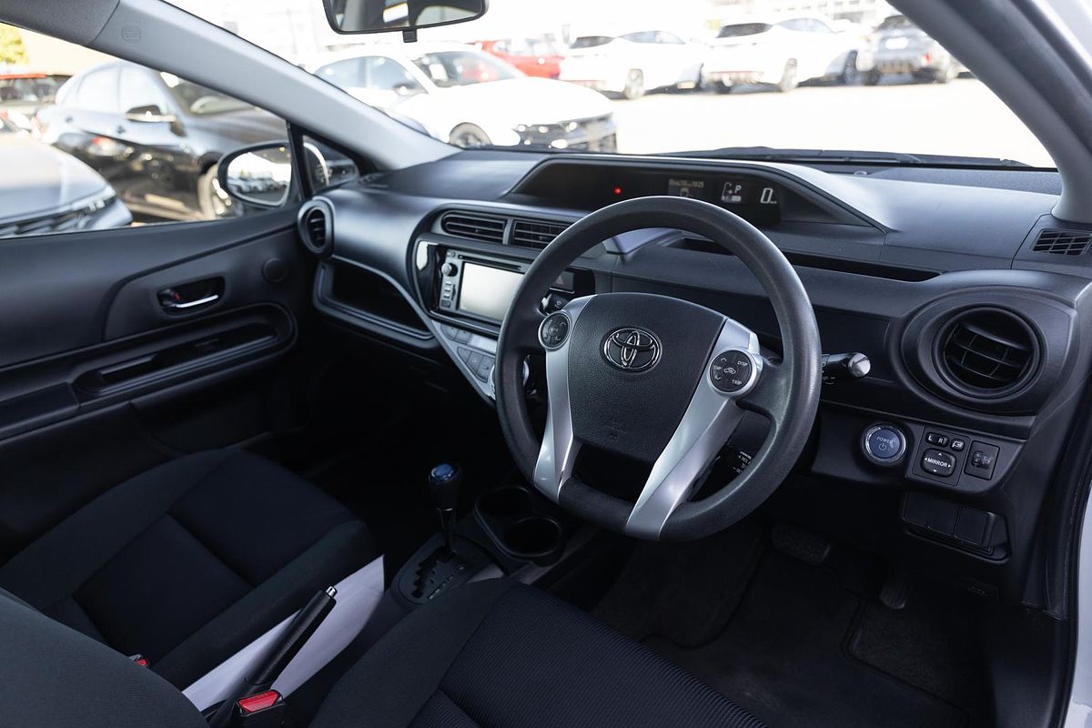 2017 Toyota Prius C NHP10R
