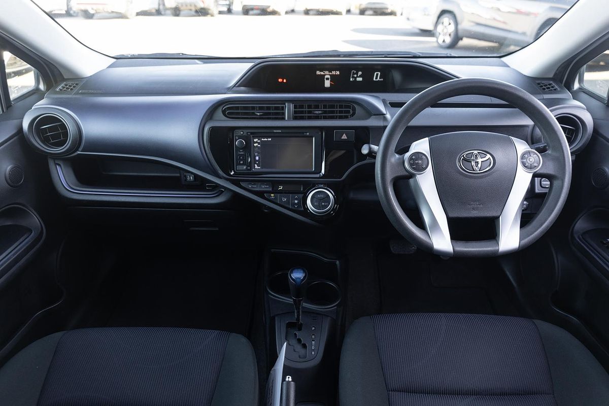 2017 Toyota Prius C NHP10R