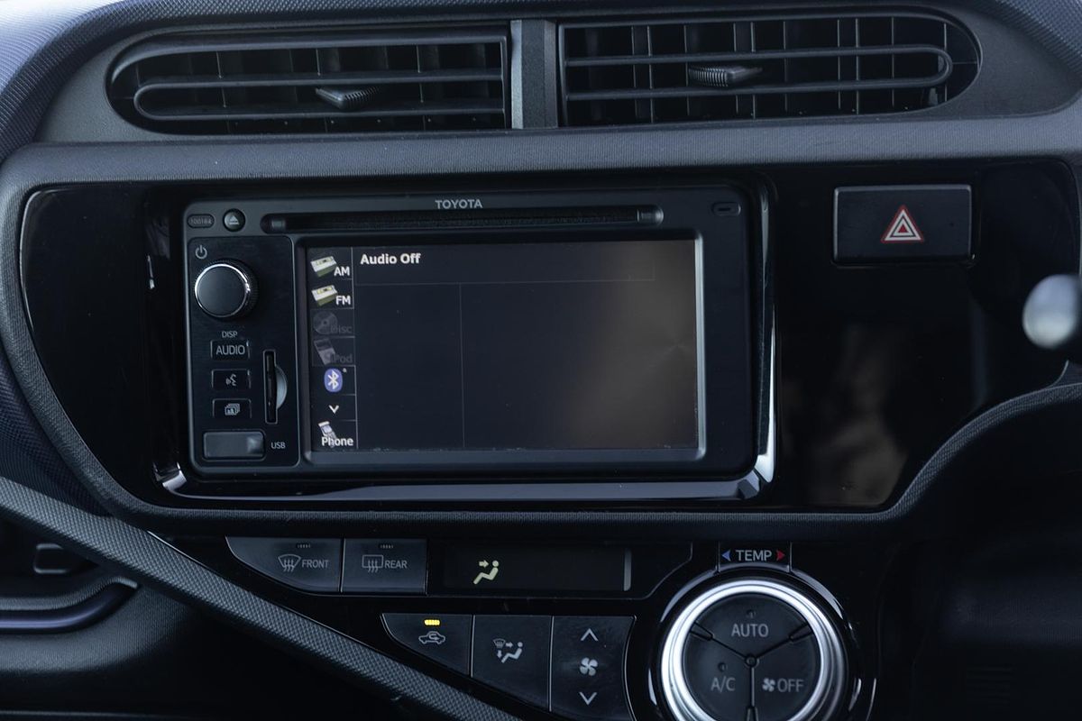 2017 Toyota Prius C NHP10R