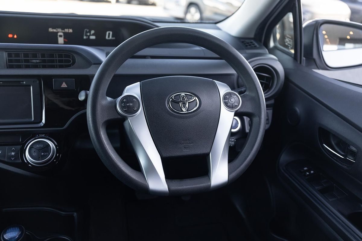 2017 Toyota Prius C NHP10R