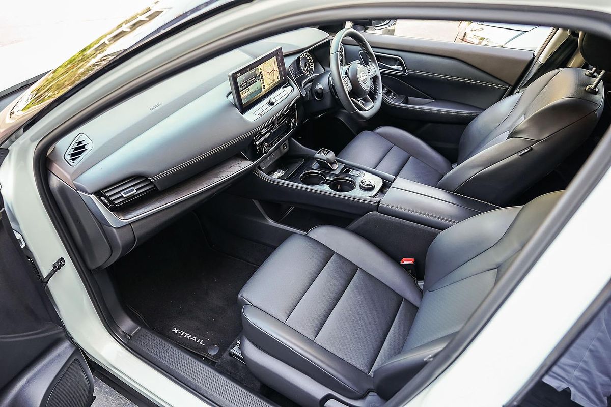 2024 Nissan X-TRAIL ST-L T33