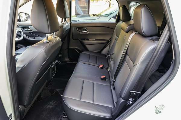 2024 Nissan X-TRAIL ST-L T33