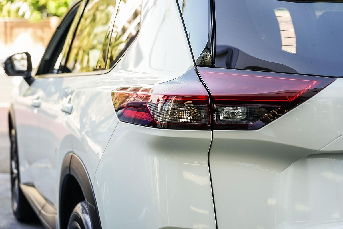 2024 Nissan X-TRAIL ST-L T33