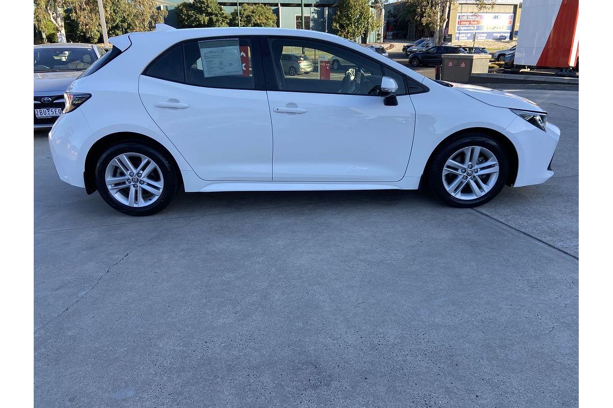 2018 Toyota Corolla Ascent Sport MZEA12R