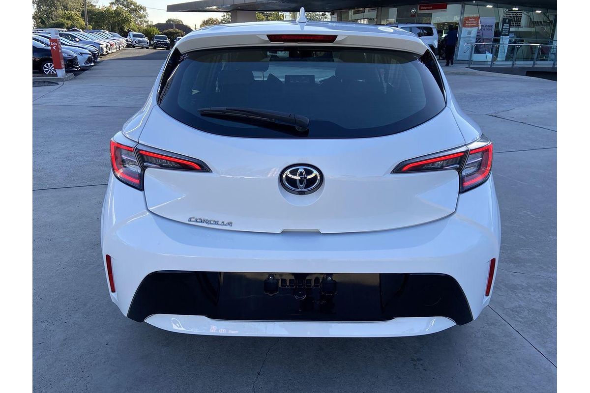 2018 Toyota Corolla Ascent Sport MZEA12R