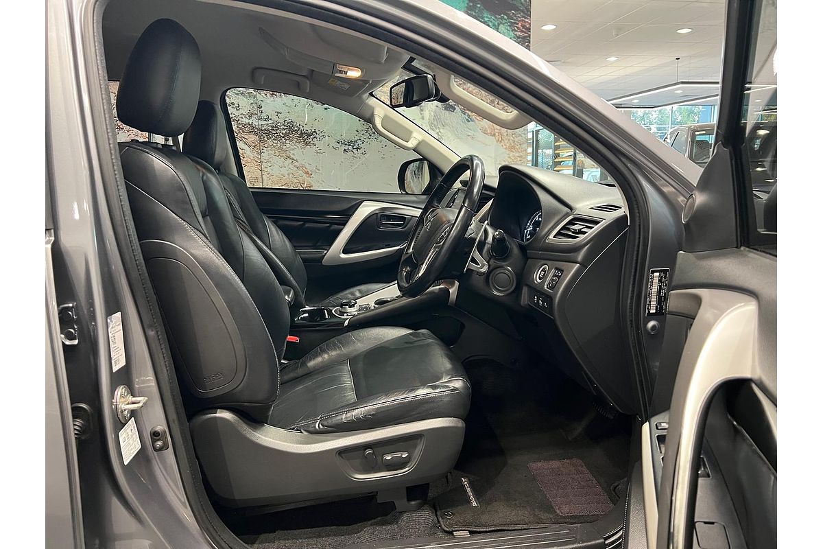 2019 Mitsubishi Pajero Sport Black Edition QE