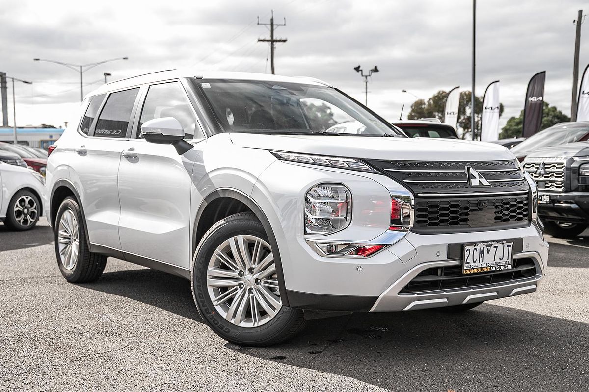 2025 Mitsubishi Outlander LS ZM
