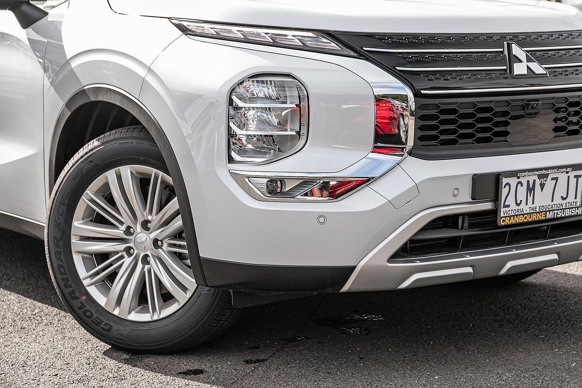 2025 Mitsubishi Outlander LS ZM
