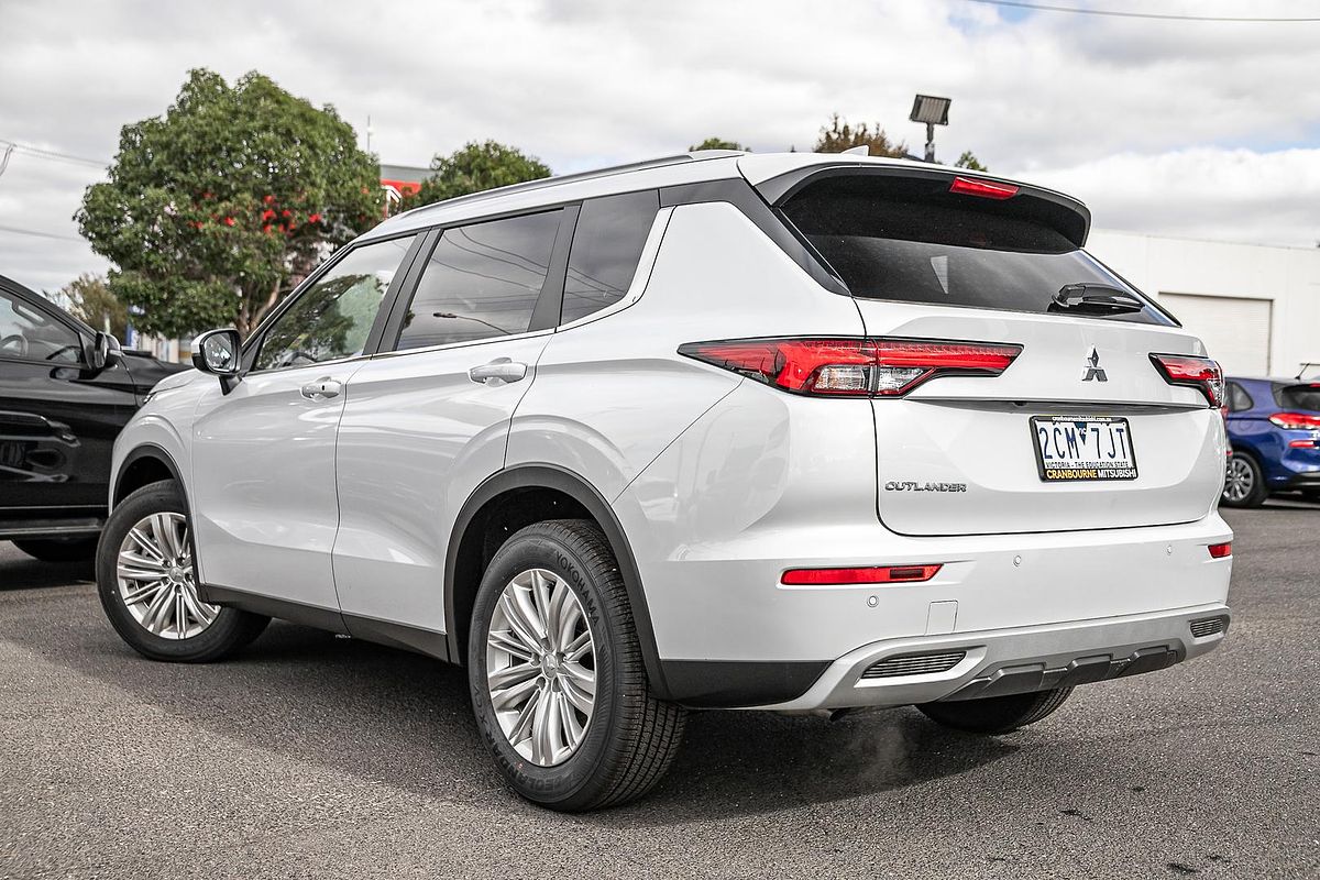 2025 Mitsubishi Outlander LS ZM