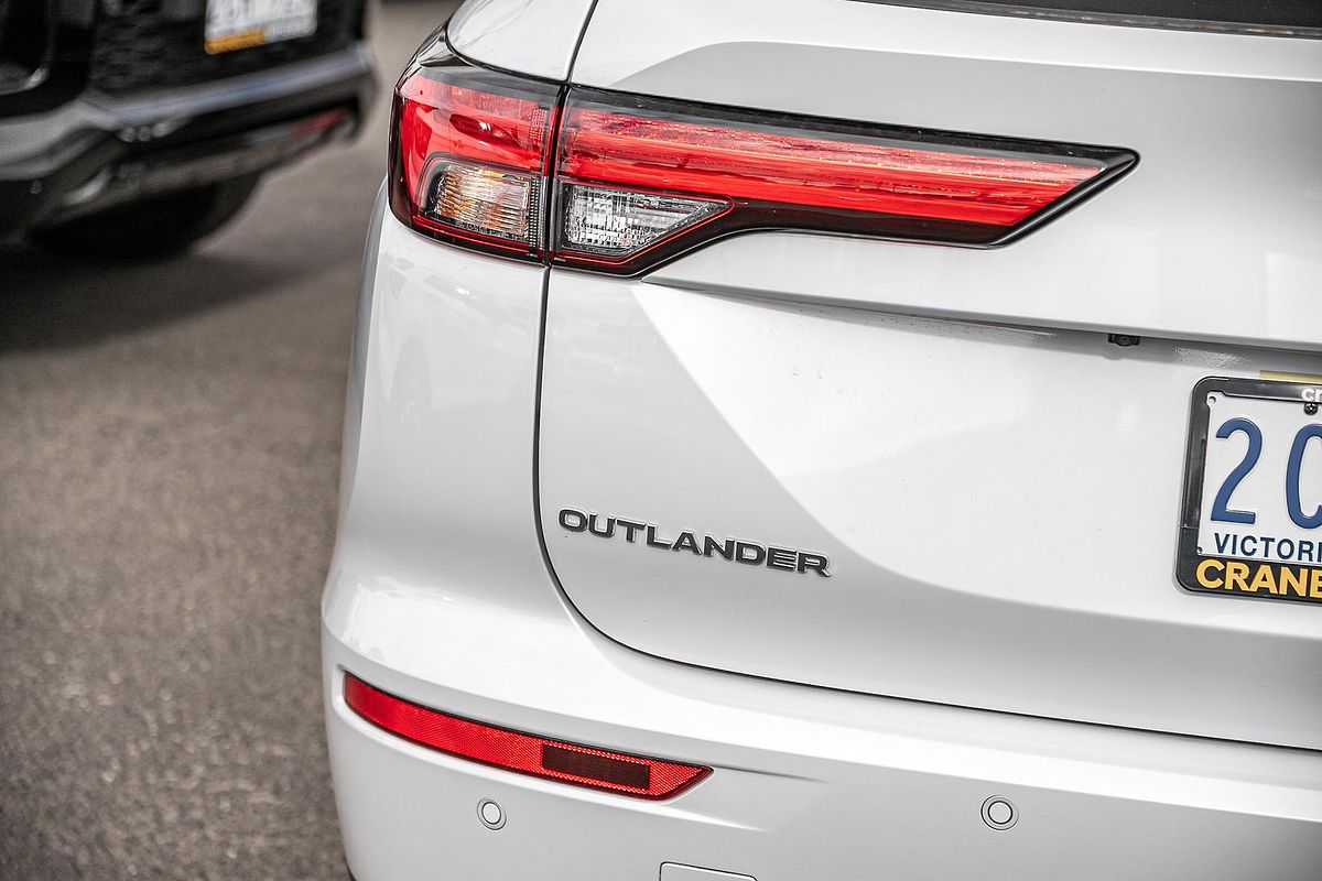2025 Mitsubishi Outlander LS ZM