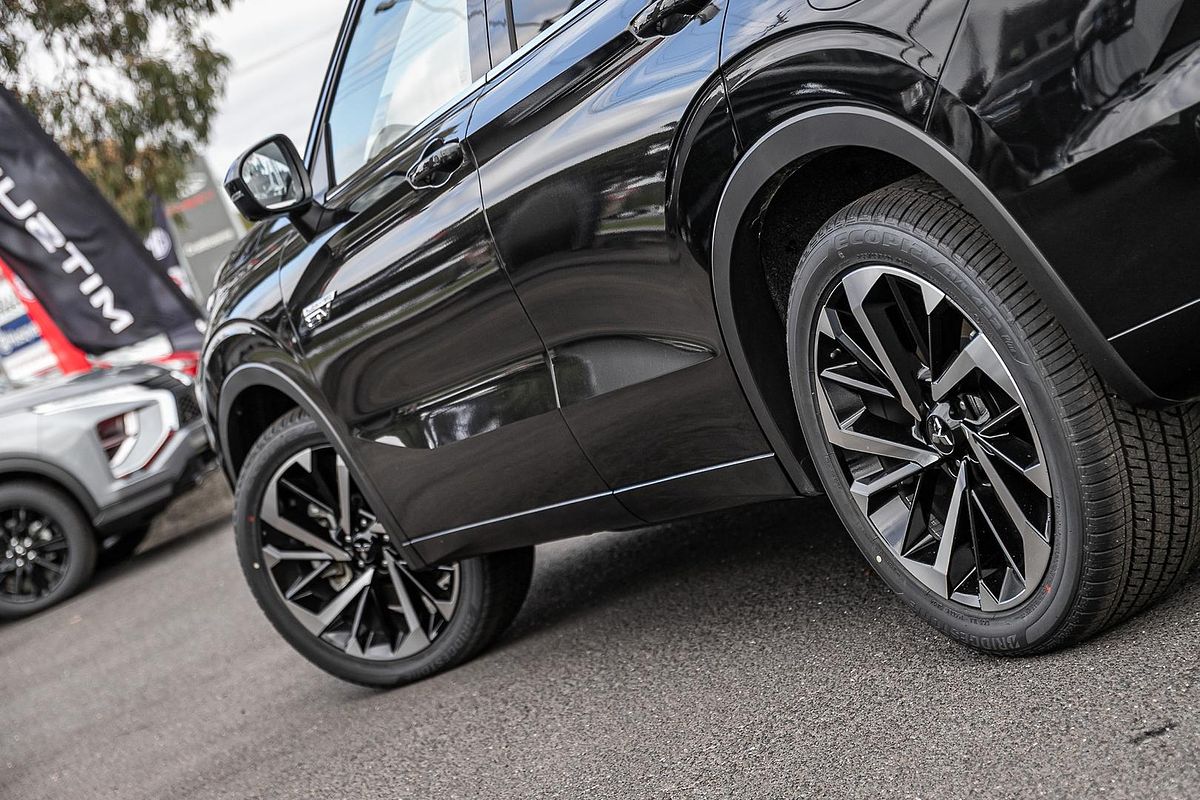 2024 Mitsubishi Outlander PHEV Exceed Tourer ZM