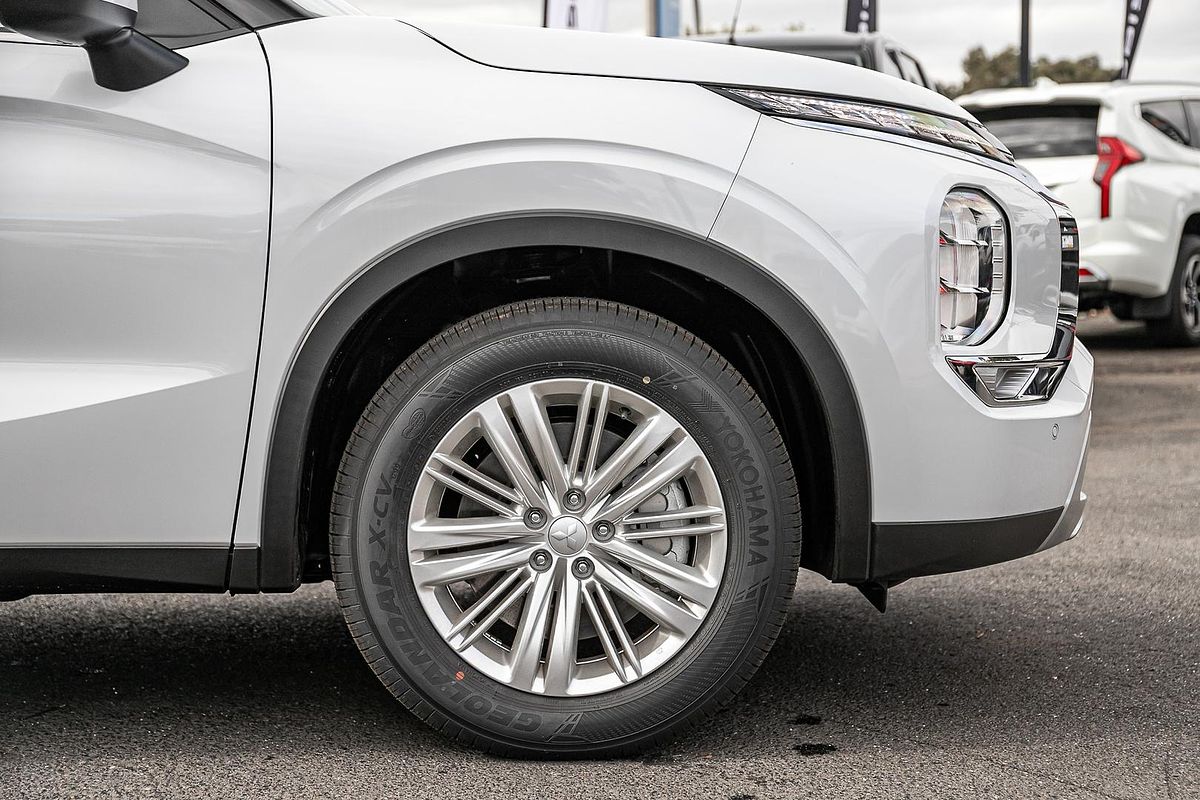 2025 Mitsubishi Outlander LS ZM