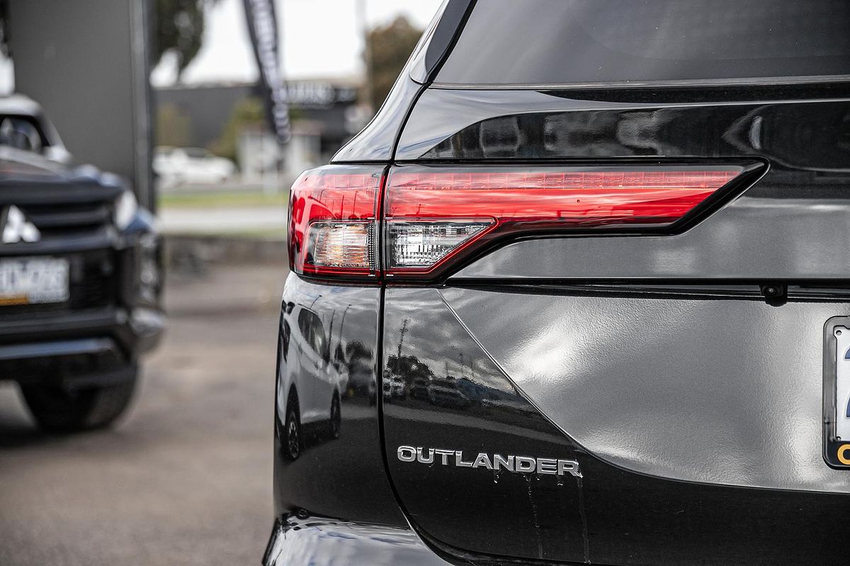 2024 Mitsubishi Outlander PHEV Exceed Tourer ZM